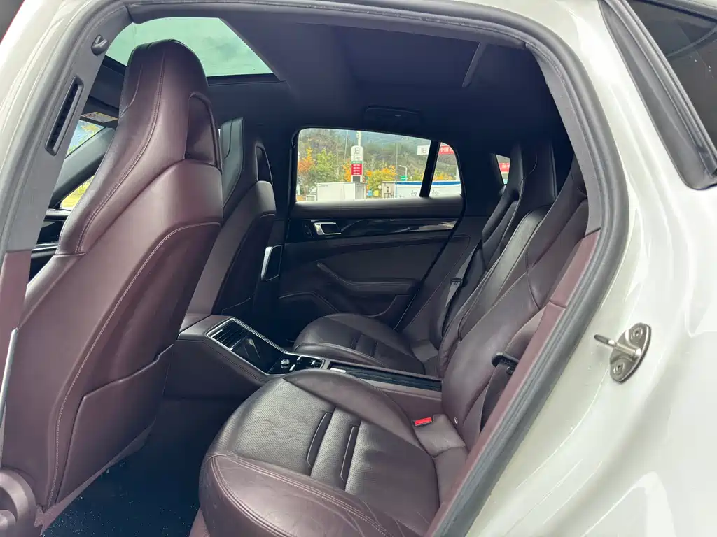 Porsche Panamera 2018 — фото 16