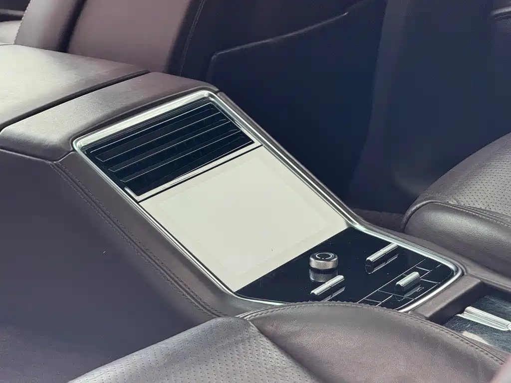 Porsche Panamera 2018 — фото 17