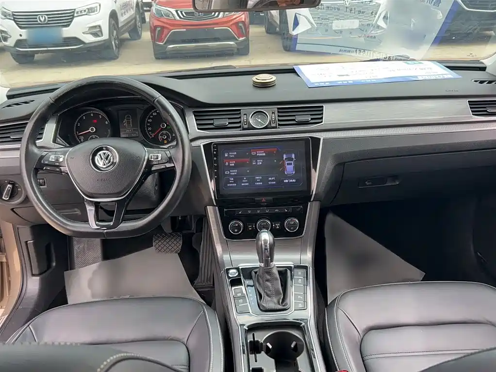 Volkswagen Passat 2019 — фото 12