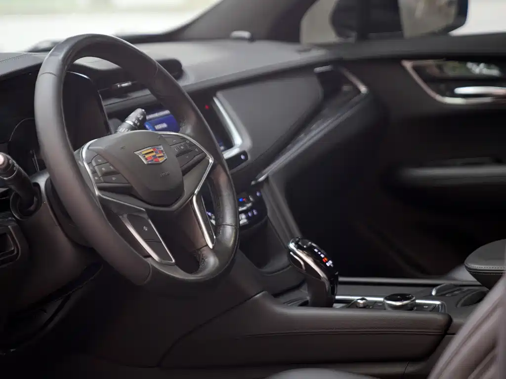Cadillac XT5 2021 — фото 5