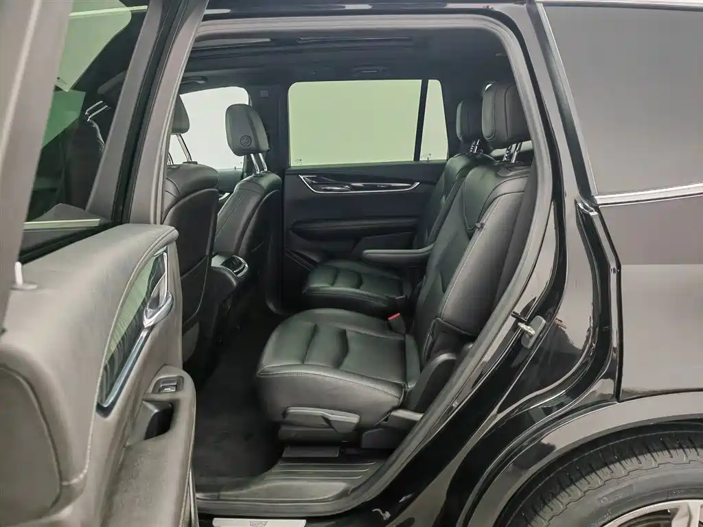 Cadillac XT6 2022 — фото 15