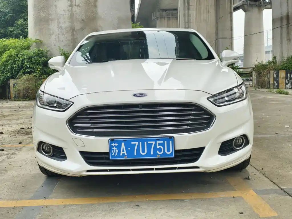 Ford Mondeo 2015 — фото 17