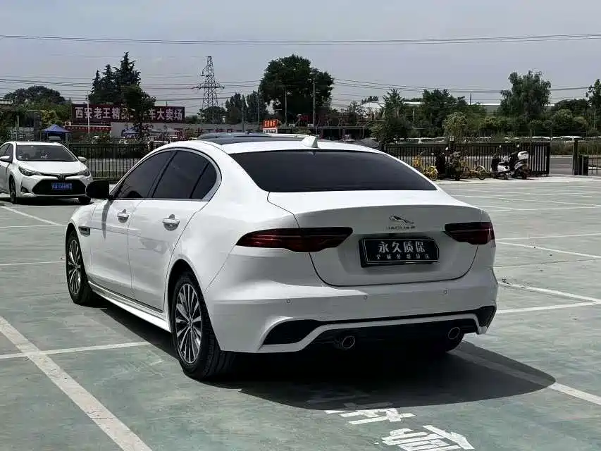 Jaguar XEL 2020 — фото 22