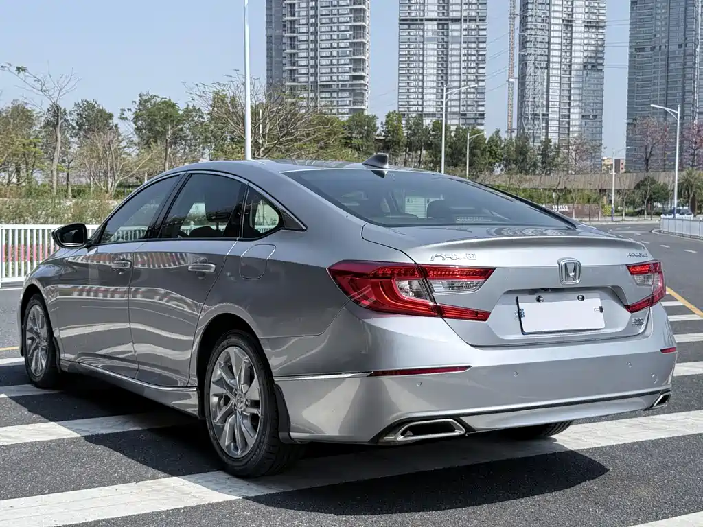 Honda Accord 2019 — фото 10