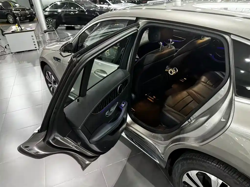 Mercedes-Benz EQC 2023 — фото 15