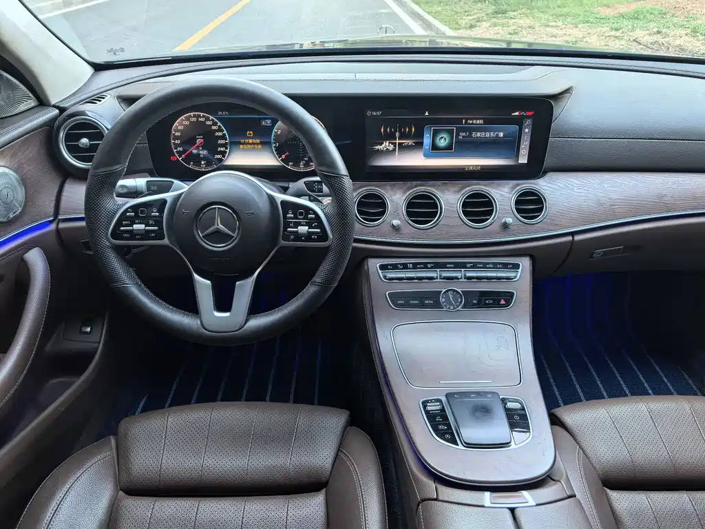 Mercedes-Benz E-Class 2020 — фото 11
