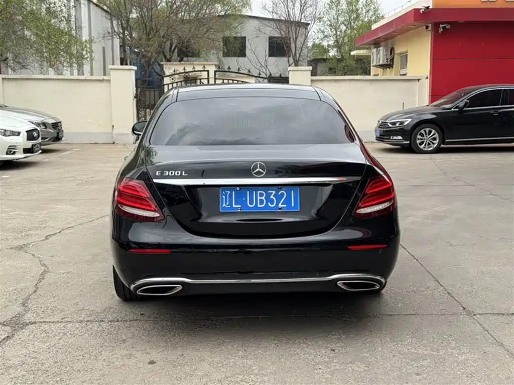 Mercedes-Benz E-Class 2019 — фото 10