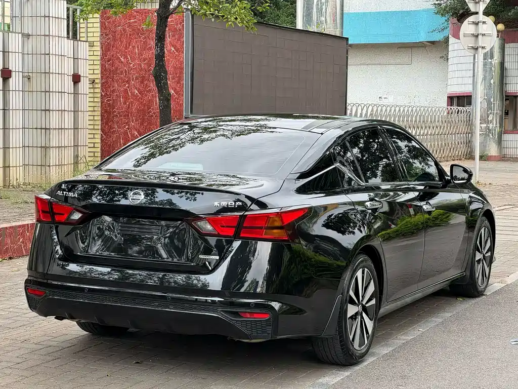 Nissan Teana 2022