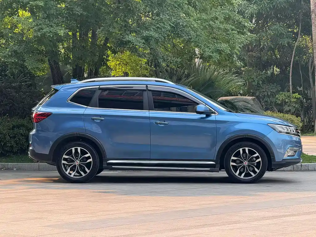 Roewe RX5 2017 — фото 5