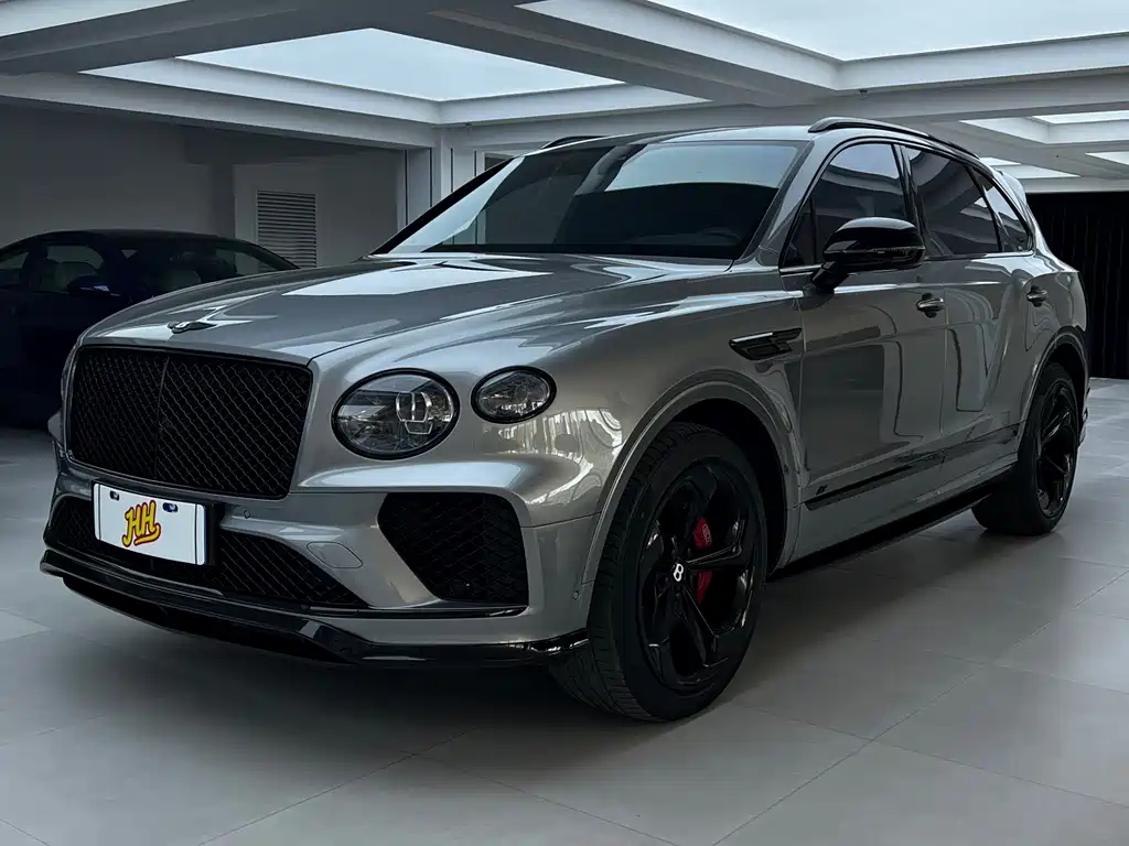 Bentley Bentayga 2022 — фото 1