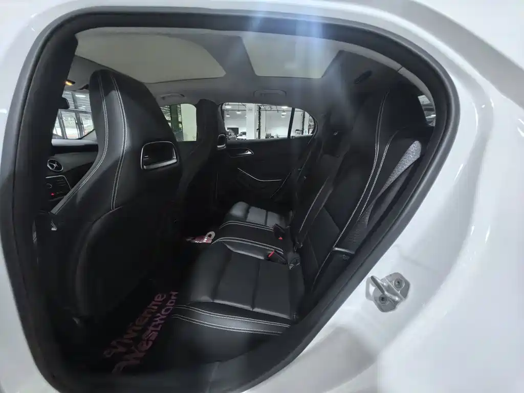 Mercedes-Benz GLA 2017 — фото 15