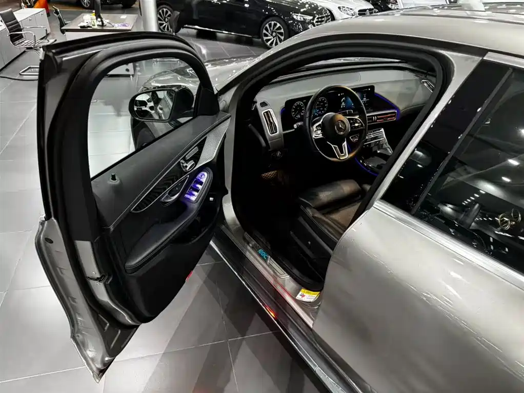 Mercedes-Benz EQC 2023 — фото 13