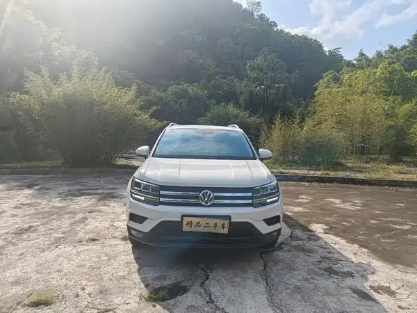 Volkswagen Tharu 2019