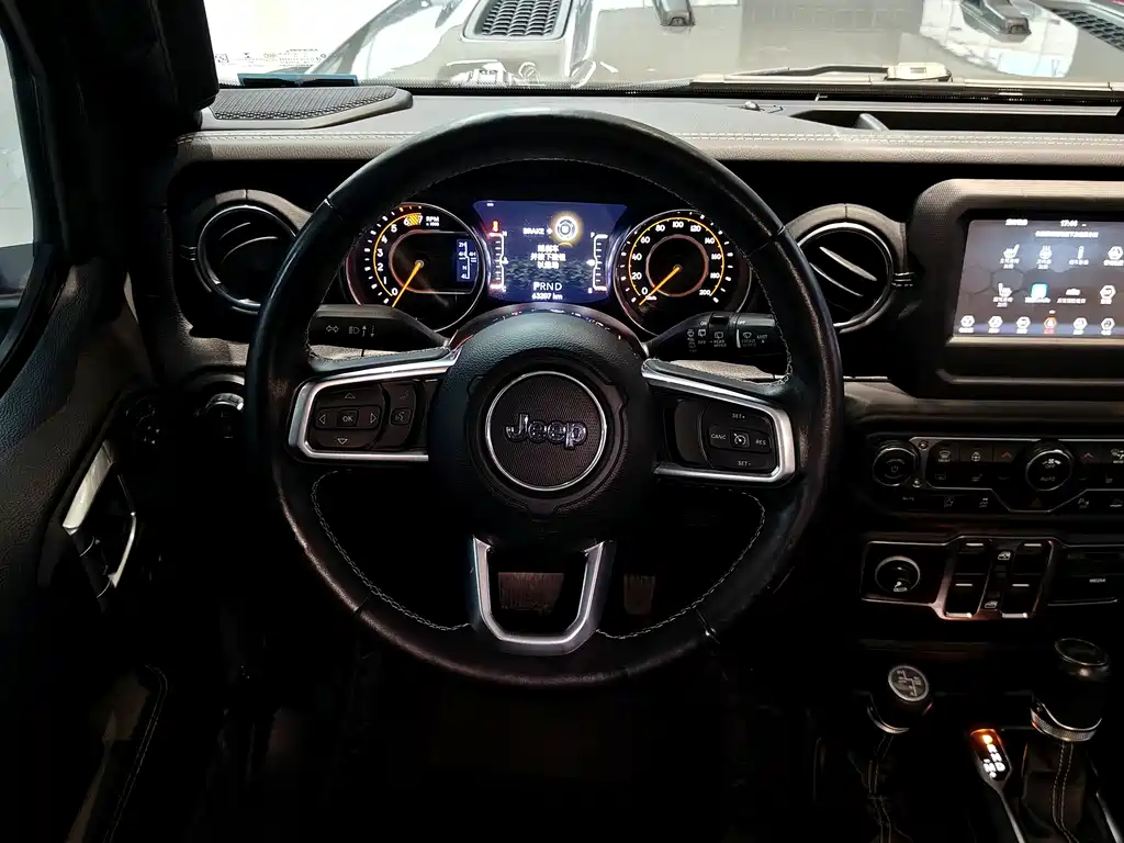 Jeep Wrangler 2021 — фото 18