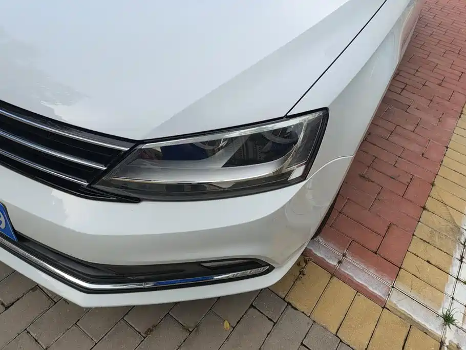 Volkswagen Sagitar 2019