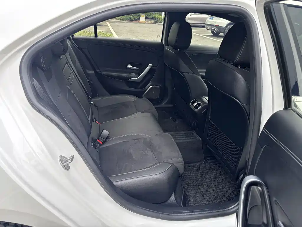Mercedes-Benz A-Class 2023 — фото 10