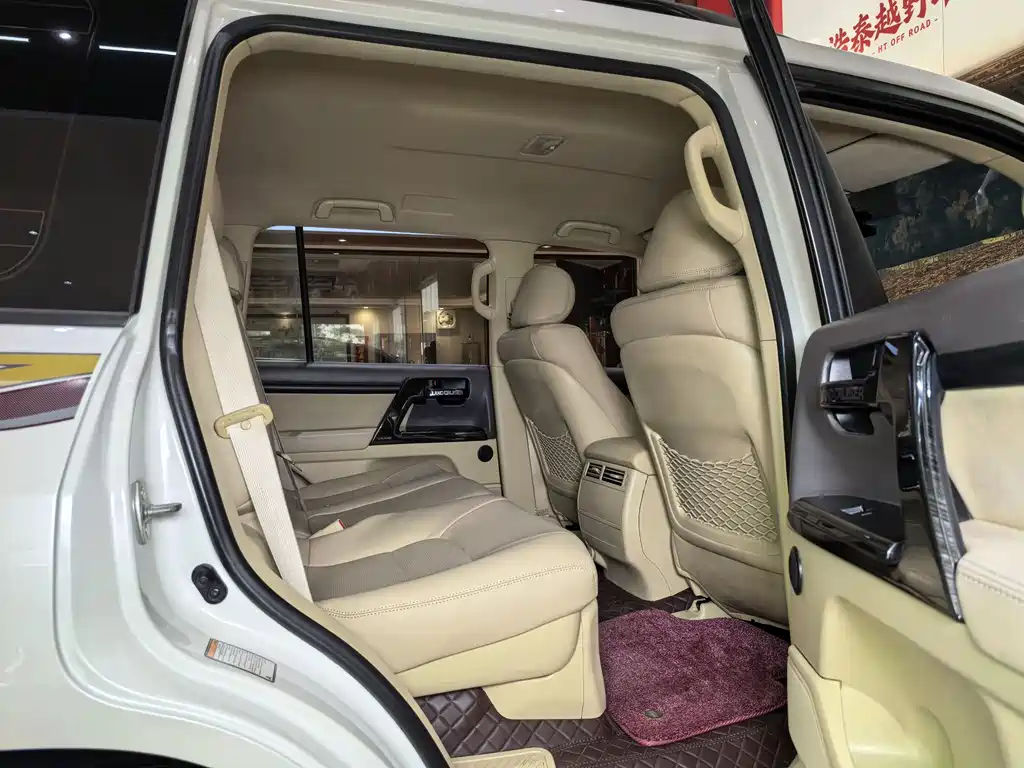 Toyota Land Cruiser 2017 — фото 14