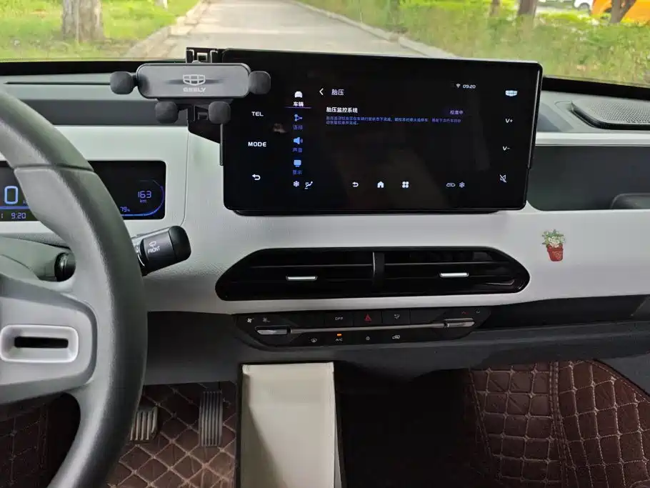 Geely Galaxy Panda 2025 — фото 13