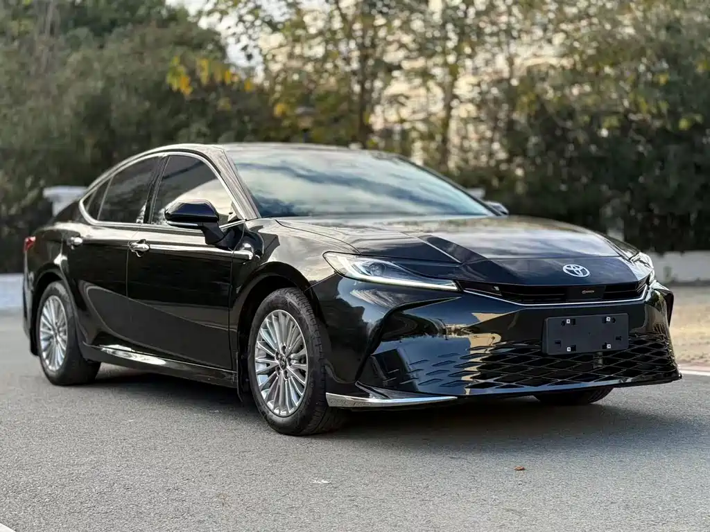 Toyota Camry 2025 — фото 3