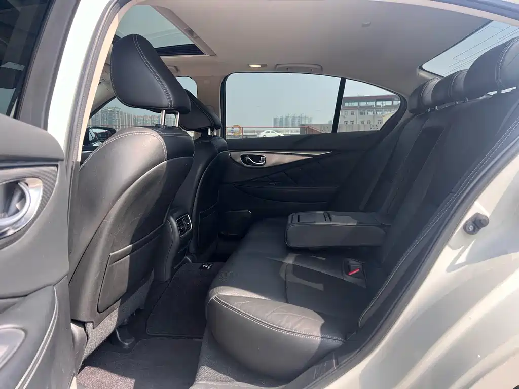 Infiniti Q50L 2015 — фото 10