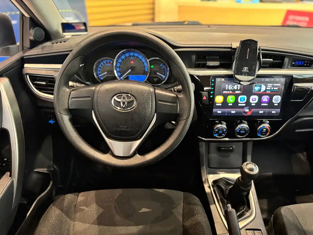 Toyota Corolla 2016 — фото 16