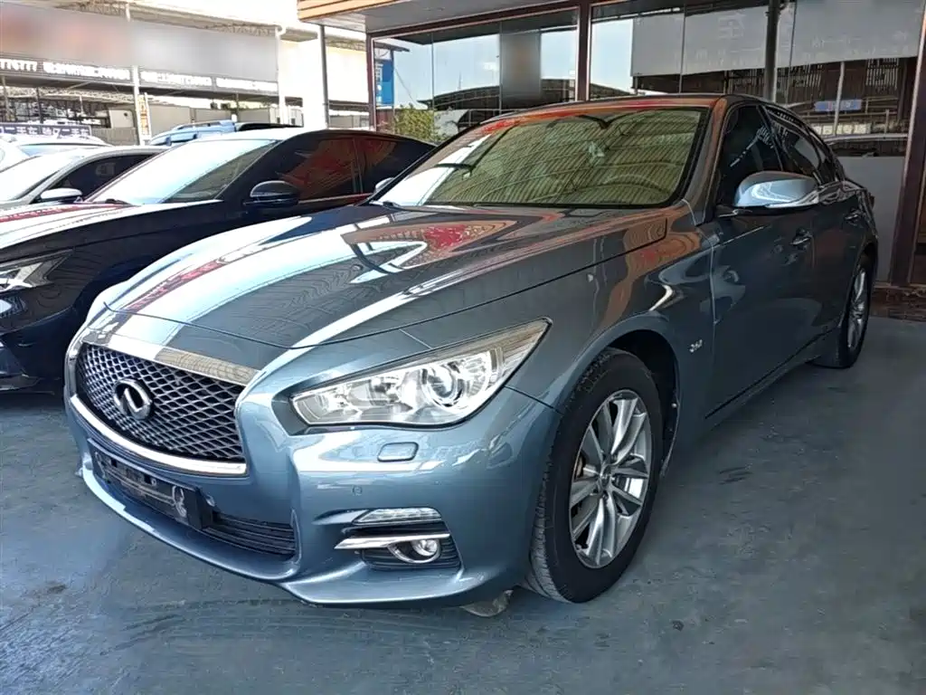 Infiniti Q50 2015