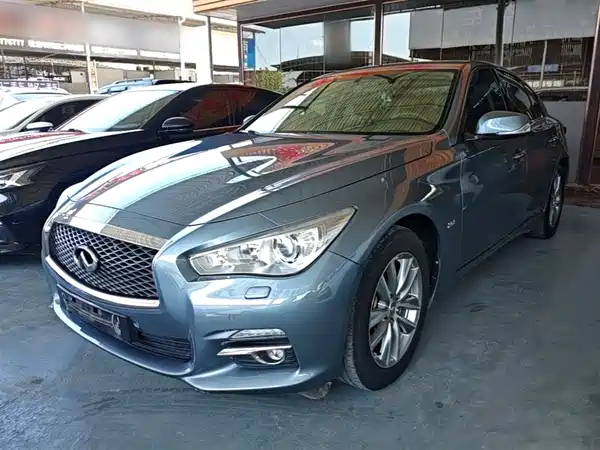 Infiniti Q50 2014