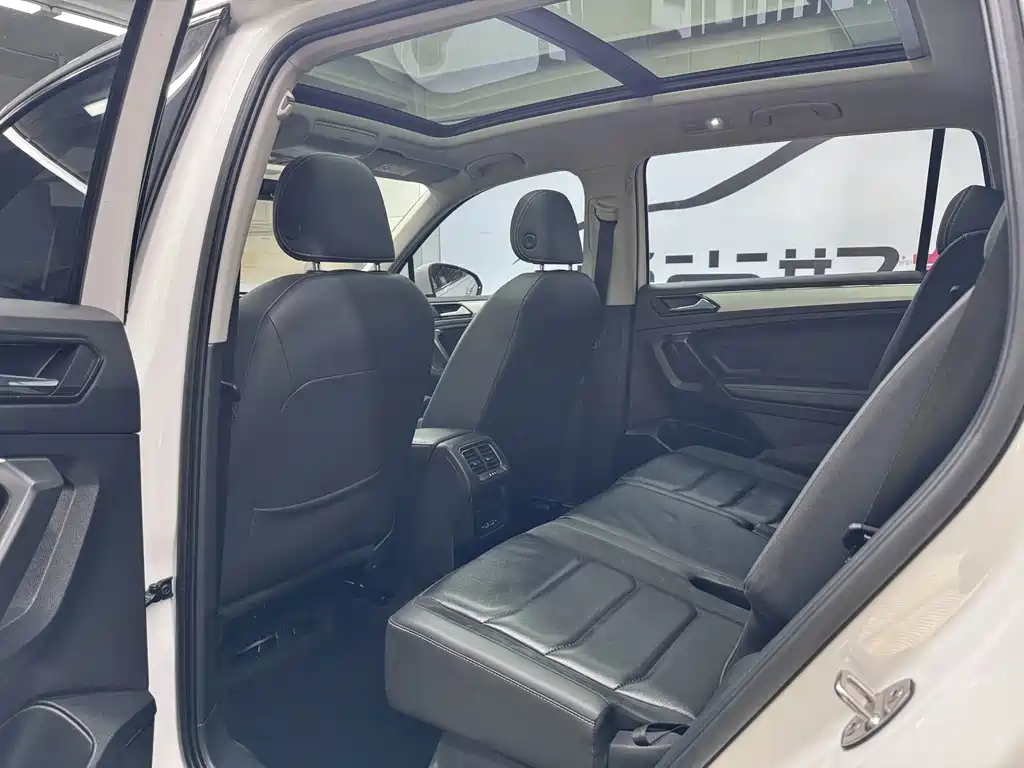 Volkswagen Tiguan L 2020 — фото 16
