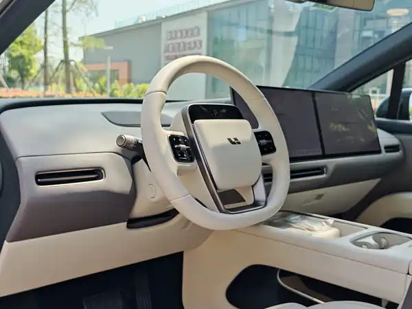 Li Auto i6 2025