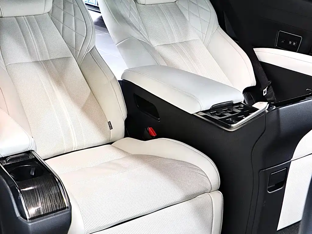 Lexus LM 2022 — фото 16