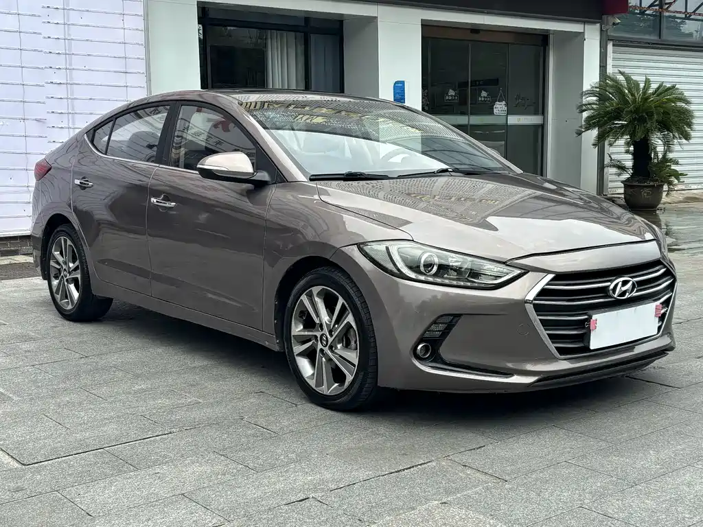 Hyundai Elantra 2017 — фото 3