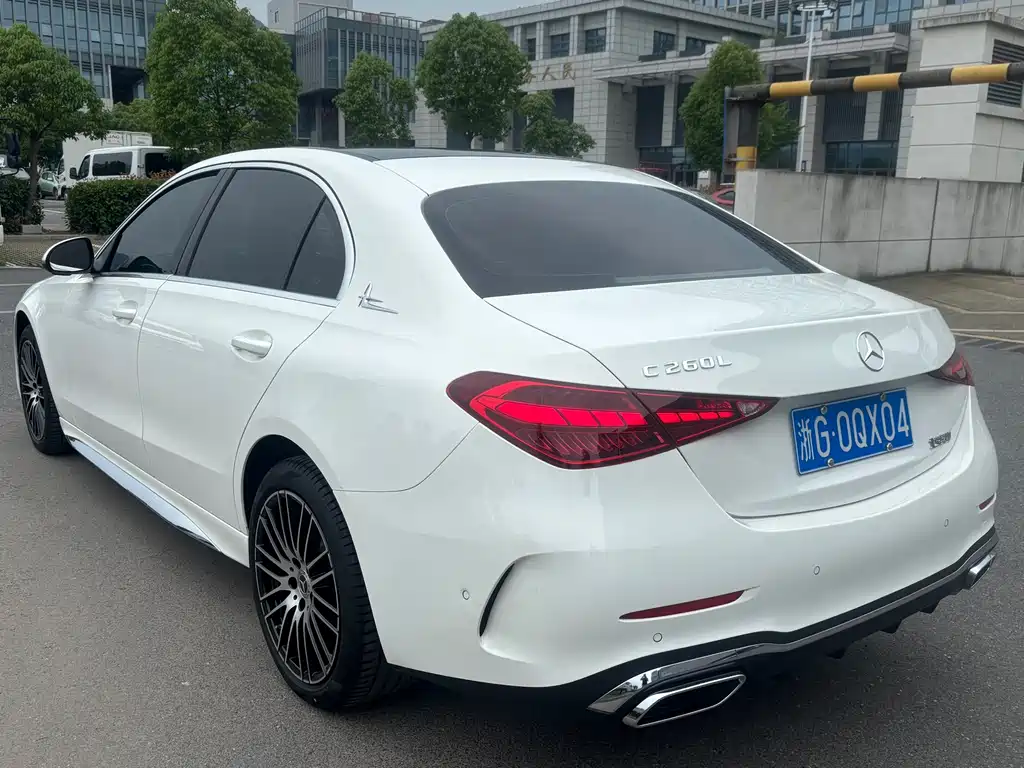 Mercedes-Benz C-Class 2023 — фото 12