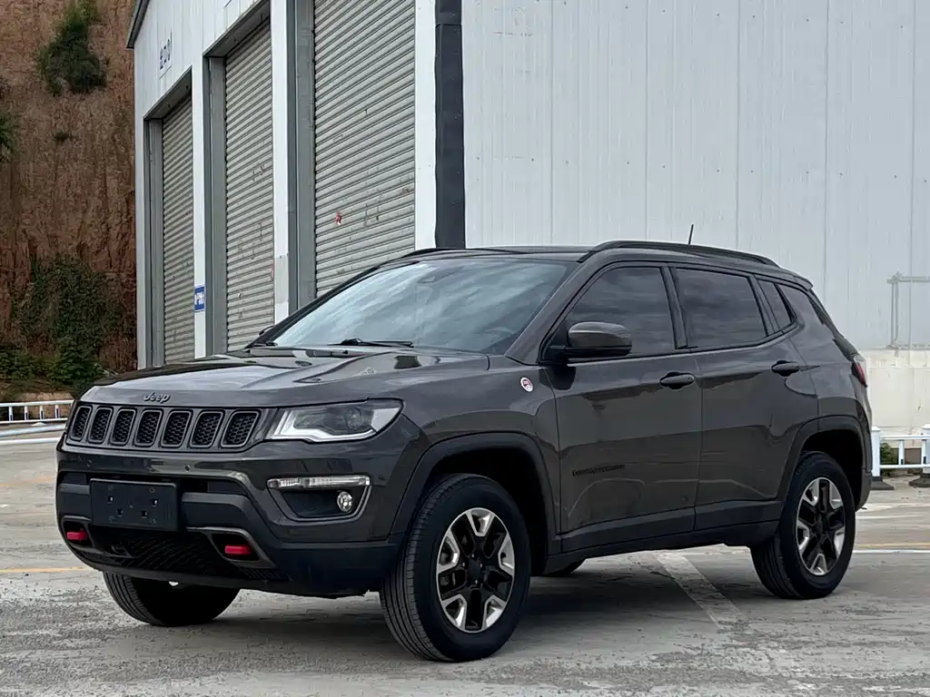 Jeep Compass 2018 — фото 1