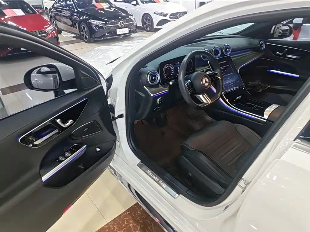 Mercedes-Benz C-Class 2024 — фото 16