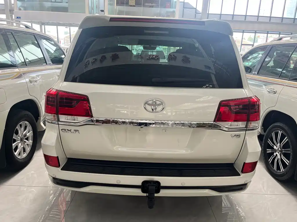 Toyota Land Cruiser 2018 — фото 8