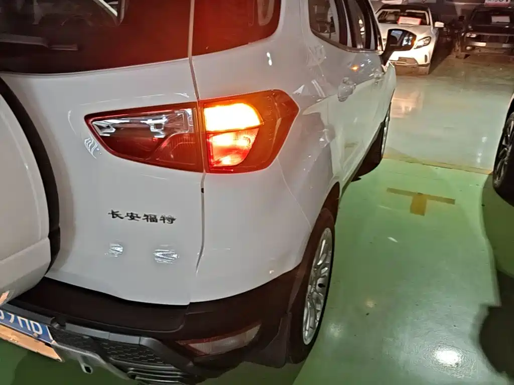 Ford EcoSport 2018 — фото 8