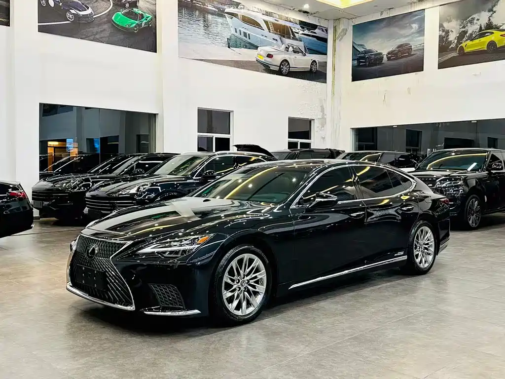 Lexus LS 2021 — фото 1