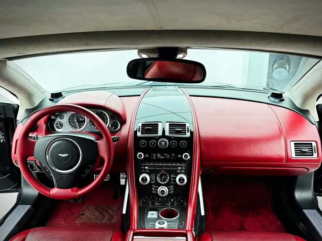 Aston Martin Rapide 2011 — фото 6