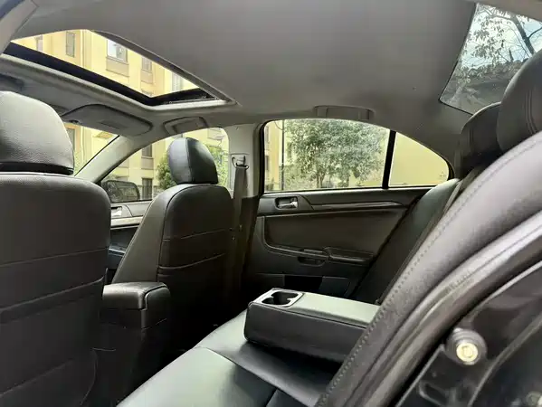 Mitsubishi Lancer EX 2012