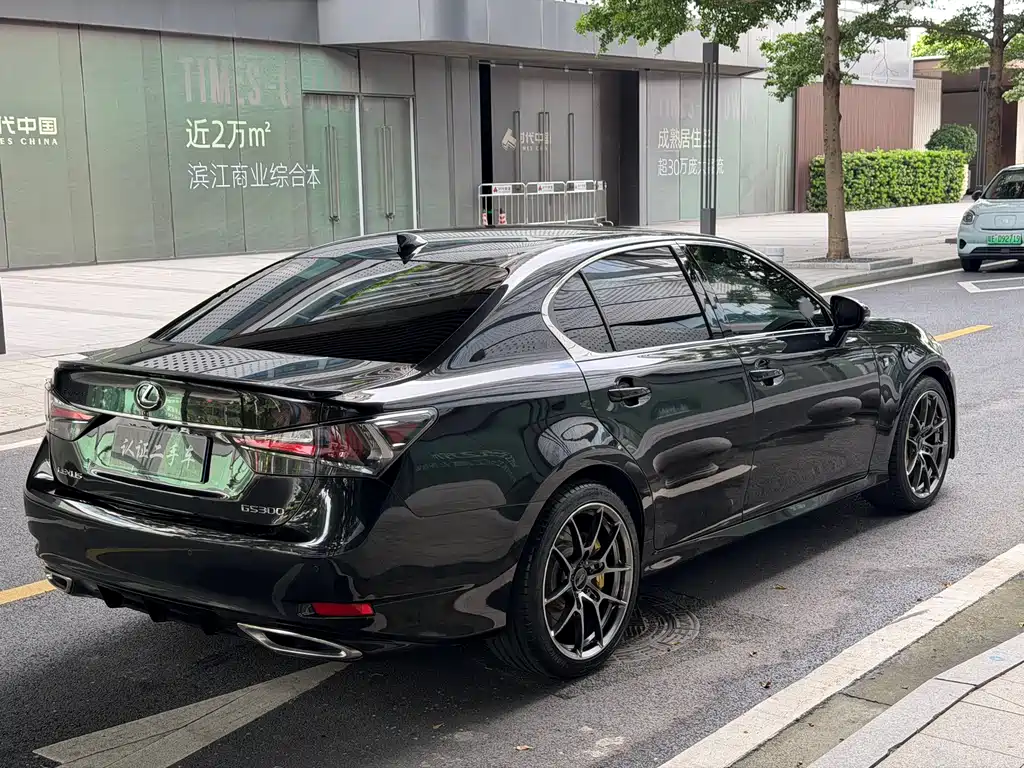 Lexus GS 2018 — фото 16