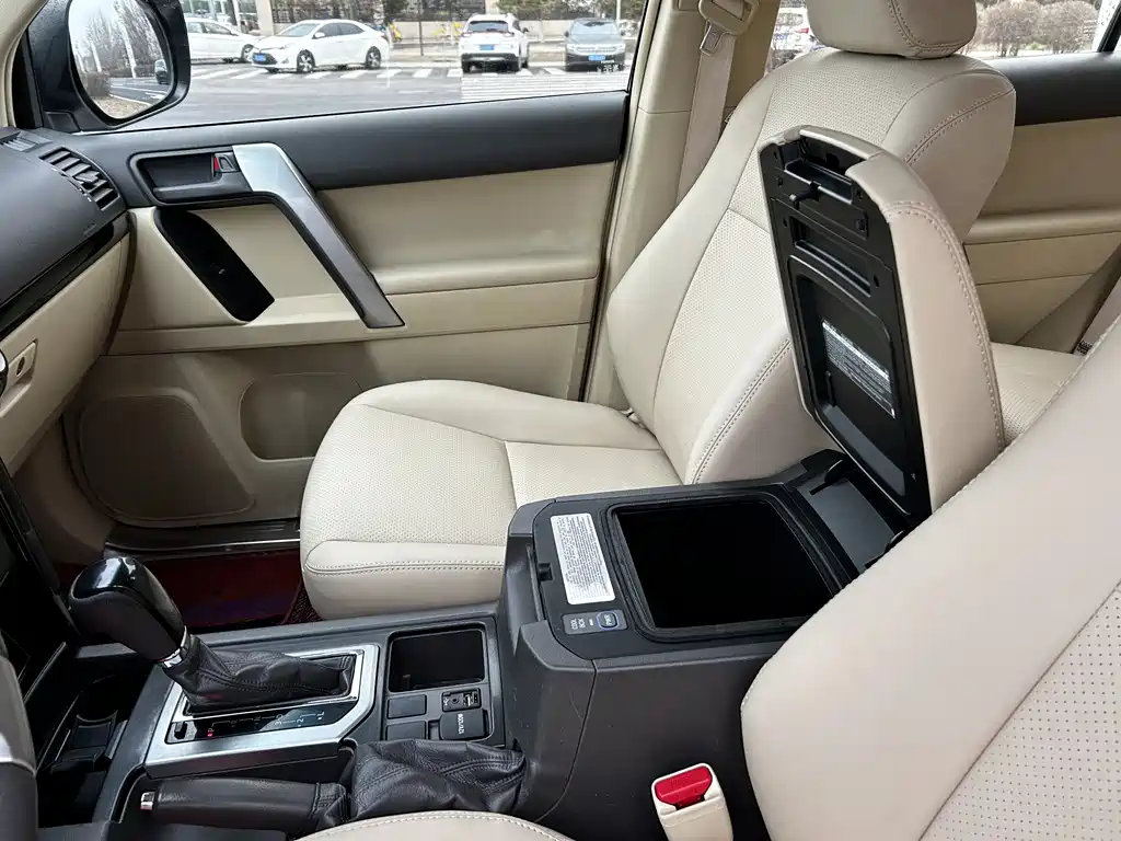 Toyota Prado 2015 — фото 6