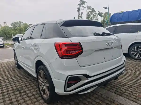 Audi Q2L 2023