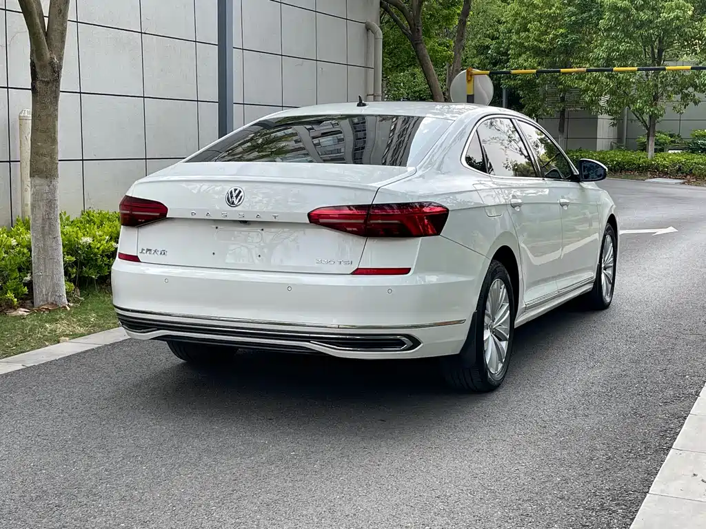 Volkswagen Passat 2020 — фото 6
