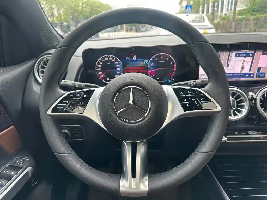 Mercedes-Benz GLB 2025 — фото 20