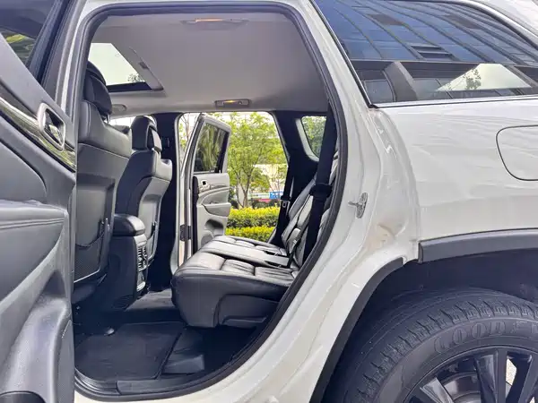 Jeep Grand Cherokee 2012