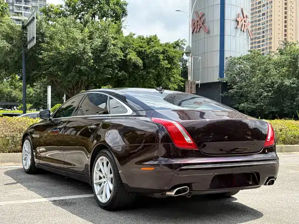Jaguar XJ 2013
