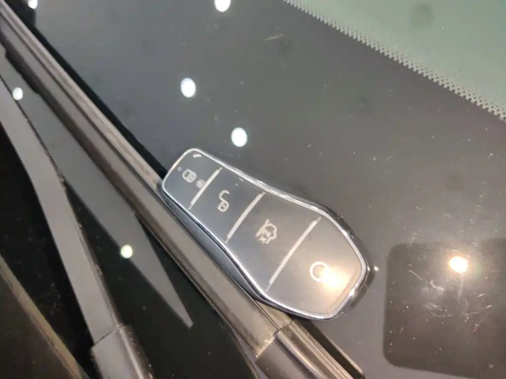 BYD Seal 07 DM-i 2025 — фото 9