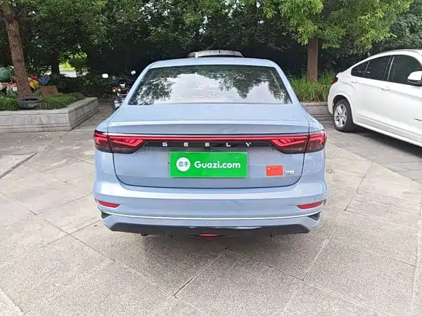 Geely Emgrand 2024