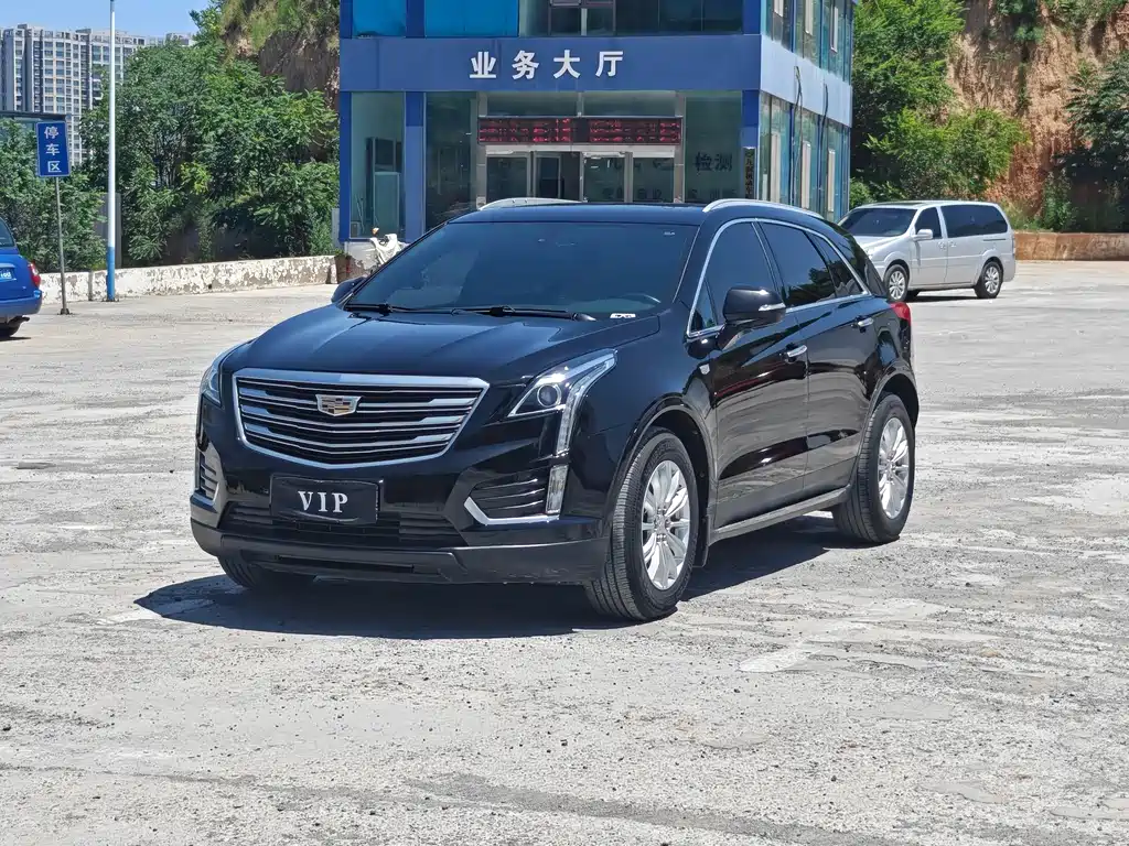Cadillac XT5 2018 — фото 1