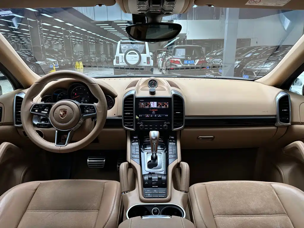 Porsche Cayenne 2018 — фото 10